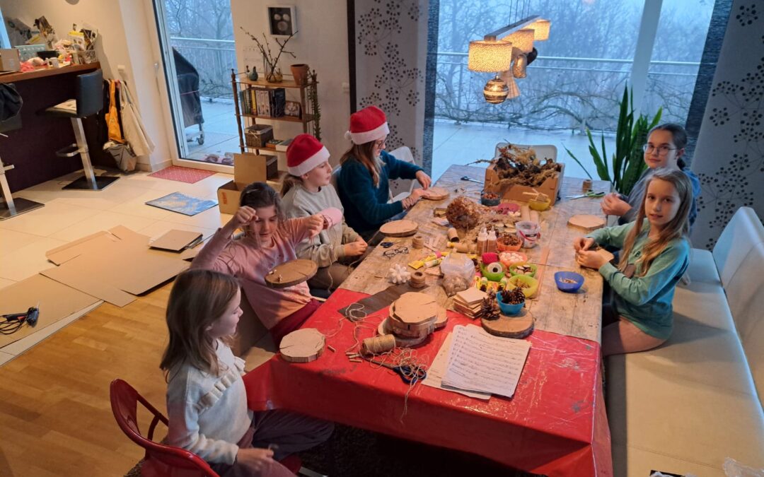 Weihnachtsbasteln – Vogelschaukel mit Vogelfutter