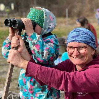 Volle Konzentration bei der Habichtbeobachtung! 

📷 Biotoppflegeaktion Thereses Wildnis, März 2024

#gemeinsamnaturerleben #wertevermittlung #naturvermittlung #naturvermittlerinnenösterrreichs #naturschutzjugend #oenj_tirol #oenjtirol #önjtirol #naturschutz #naturschutzaktion #artenschutz #biotopschutz #biotoppflege #naturerlebnis #draussenzuhause #draußenzuhause #tagedraussen #tagedraußen #habicht #birdlovers #birding