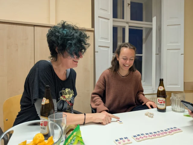 🎉SPASS🎉
Dieses Jahr stehen Spaß und mehr Miteinander im Team im Fokus unserer Vereinsarbeit 😊Deswegen fand diese Woche auch der 1. önj-Spieleabend statt! Es wurden fleißig Bohnen getauscht und Würmer geklaut und vor allem viel gelacht! 😁
Danke an alle die dabei waren für diesen tollen gemeinsamen Abend 🥰
📸: @unrealkathi @olli_gebhardt @julia_edli 

@mehmet.luisa @claudia.eternal.dreamer 
.
.
#naturschutzjugend #oenj #oenjstmk #spaßevent #spaßbeauftragte #spieleabend